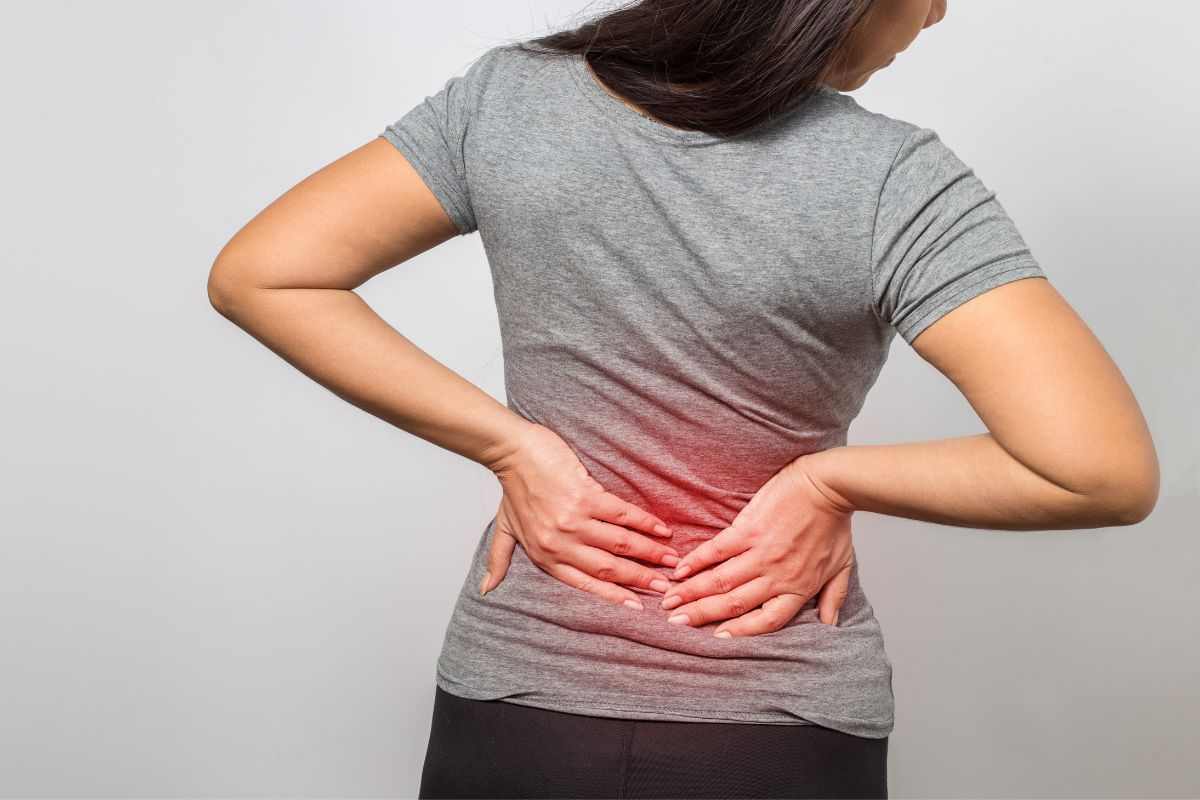 mal di schiena: attenzione a questi sintomi
